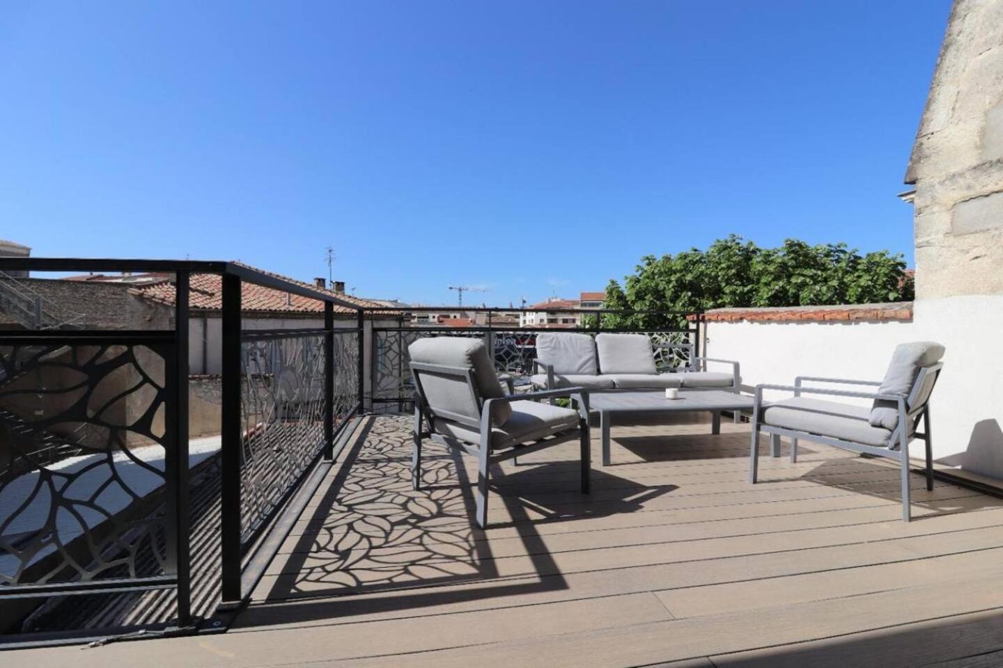Duplex 120M2 Terrasse Vue Sur Nimes Apartment Exterior photo